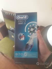 Spazzolino elettrico oral b pro 2