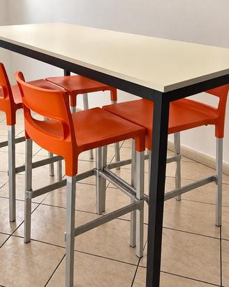Tavolo 160x70 h 110 con 4 sgabelli Made in Italy