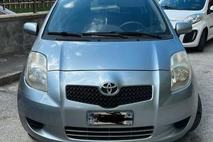 TOYOTA YARIS 1000 CC IMPIANTO A GAS -5 porte