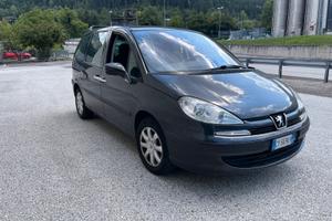Peugeot 807 Family
