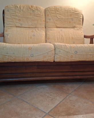 DIVANI IN LEGNO
