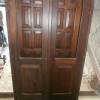 portone in legno di castagno artigianale