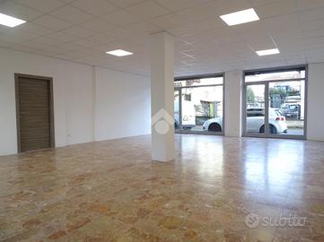 NEGOZIO A ALESSANDRIA