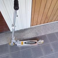 Monopattino nuovo in alluminio