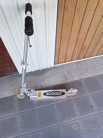 Monopattino nuovo in alluminio