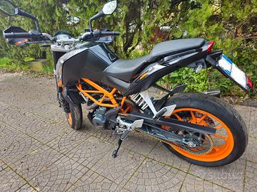 KTM DUKE 390