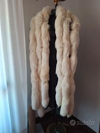 Lunga stola bianca di volpe 