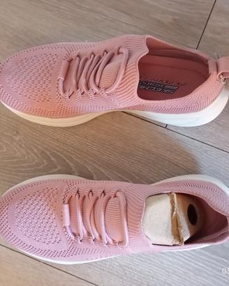 BOBS SPORT SKECHERS