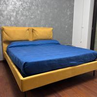 Letto matrimoniale moderno con materasso memory