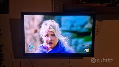 TV Samsung 40” -Full HD- Con staffe muro