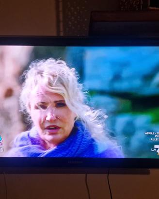 TV Samsung 40” -Full HD- Con staffe muro