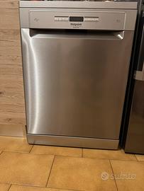 Lavastoviglie HotPoint Ariston 14 coperti