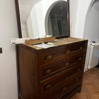 Mobile in legno con cassetti