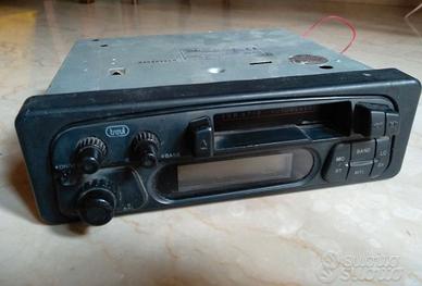 Autoradio vintage a cassetta