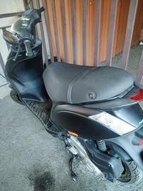 scooter piaggio zip s