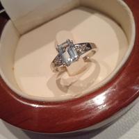 Anello oro bianco 750 con pietra acquamarina 0,93