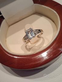 Anello oro bianco 750 con pietra acquamarina 0,93