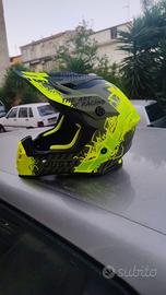 Casco e mascherina per motocross