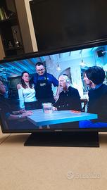 2 tv samsung è sharp 32 pollici 