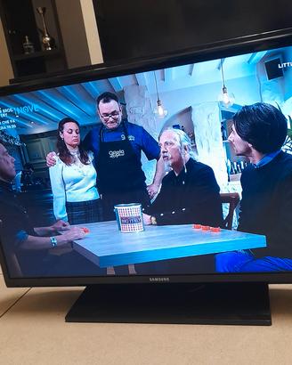 2 tv samsung è sharp 32 pollici 