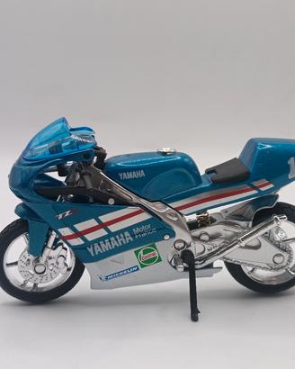 Modellino Moto Yamaha 1:18