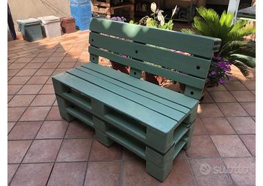 Panca in legno, verniciata