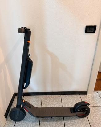 Monopattino elettrico Ninebot ES2