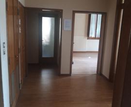 Montecatini-Terme ufficio 5 vani 80 Mq 