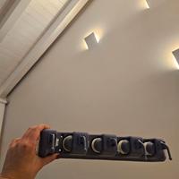 Porta scope con supporto da parete