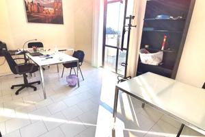 Ufficio arredato pronto fibra posti auto