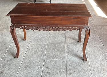 Scrivania stile vintage fatta da artigiano