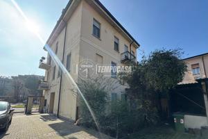 Bilocale ristrutturato in Via Tiziano Zalli 20, Al