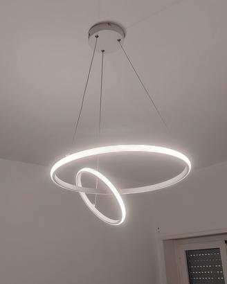 lampadario moderno con luce a led