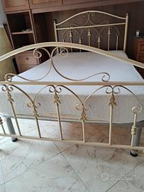 struttura letto in ferro stile barocco