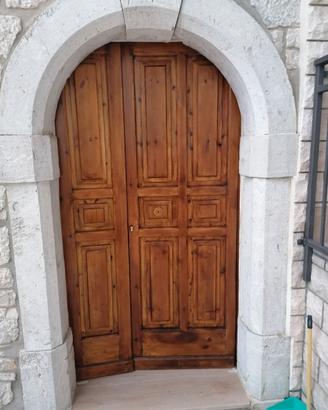 Portoncino in legno