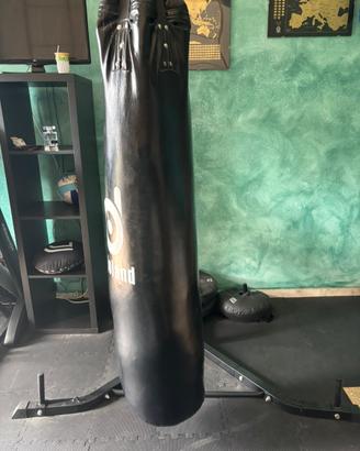 Sacco da Boxe con Struttura da Terra