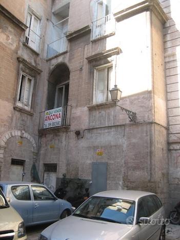 Palazzo antico in via duomo - TARANTO