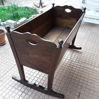 culla antica in legno