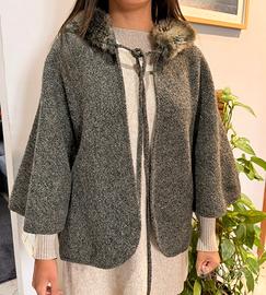 Mantella Vintage in Lana con Cappuccio e Pelliccia