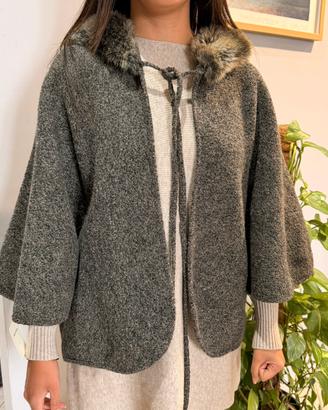 Mantella Vintage in Lana con Cappuccio e Pelliccia