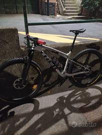 Trek supercaliber 9.8 xt 