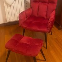 poltrona relax con poggiadiei in velluto rosso vin