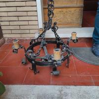 Coppia di lampadari in ferro, stile rustico