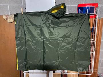 Poncho da pioggia per uomo