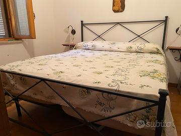 Letto matrimoniale in ferro battuto
