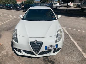 Alfa Romeo Giulietta 1.4 Benzina – Valuto permuta