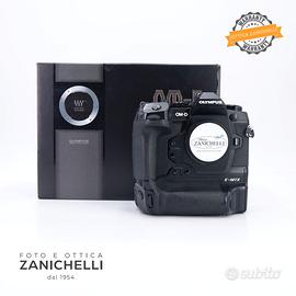 Olympus OM-D E-M1X Body 81024 Scatti Usato (G352)