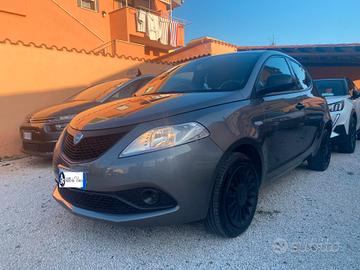 LANCIA Ypsilon 1.0 hybrid 70Cv s&s 5posti Silver