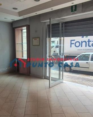 PRESSI VIA FARDELLA-Via dei Mille-Locale 140mq