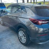 OPEL GRANDLAND X